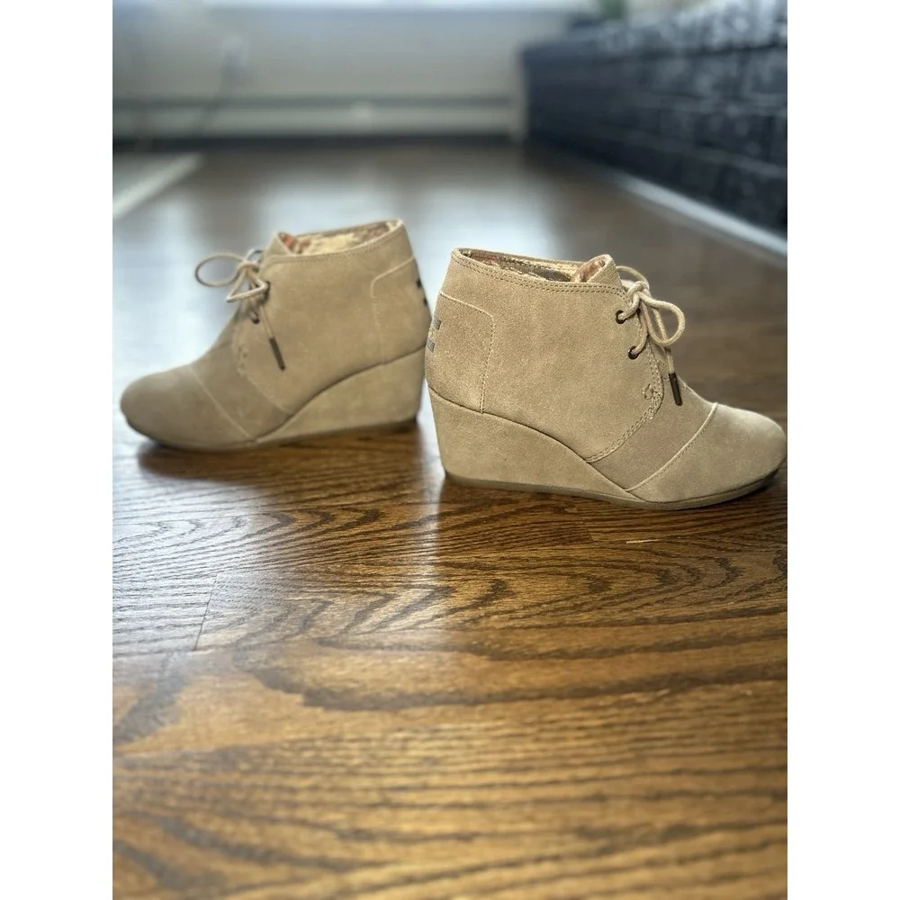 TOMS Desert Wedge Ankle Booties Suede Lace Up Tan Brown Womens Shoes Size 8